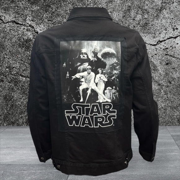NWOT Star Wars Disney Movie Poster Patch Black Denim Jean Jacket